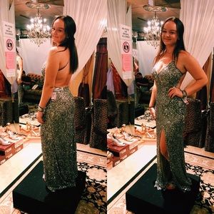 *NEVER WORN* stunning silver beaded prom dress